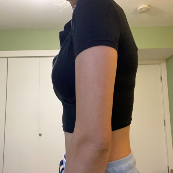 black crop top - Picture 6 of 8